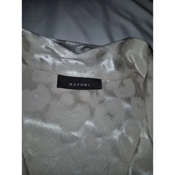 NATORI DECADENCE NOTCH PAJAMAS SET, SIZE MEDIUM, PEARL